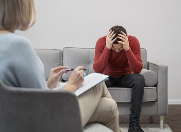 person-suffering-from-ptsd-psychologist